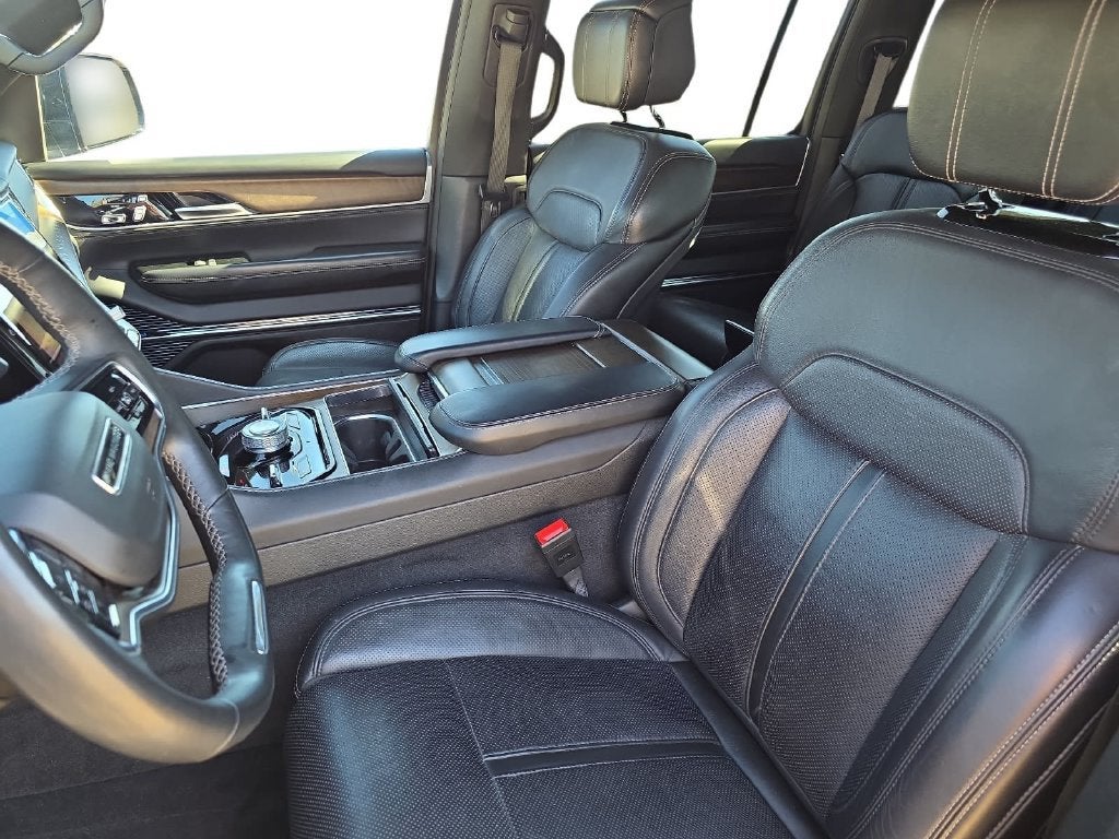 2024 Jeep Grand Wagoneer L BASE