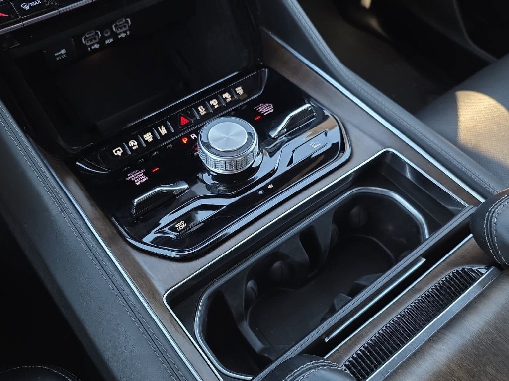 2024 Jeep Grand Wagoneer L BASE