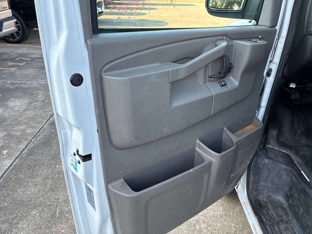 2022 GMC Savana Cargo 3500 CARGO