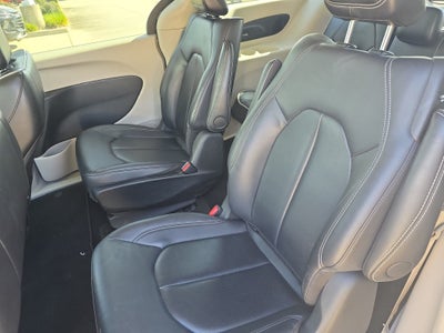 2023 Chrysler Pacifica Hybrid Limited