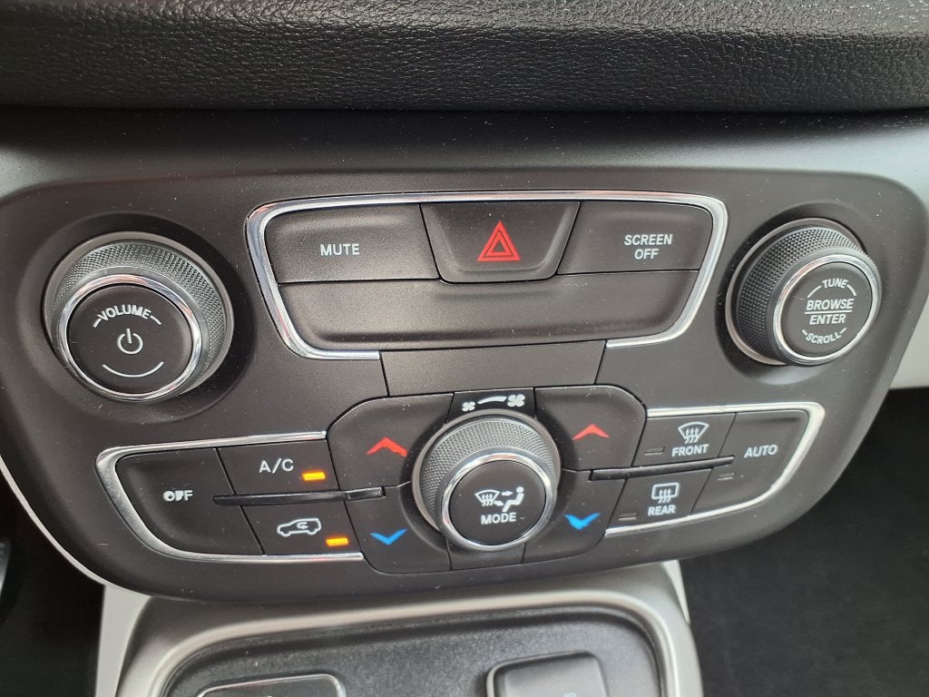 2019 Jeep Compass Latitude w/Sun/Wheel Pkg