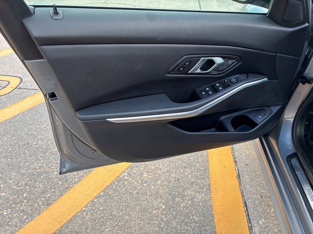 2025 BMW 3 Series 330i