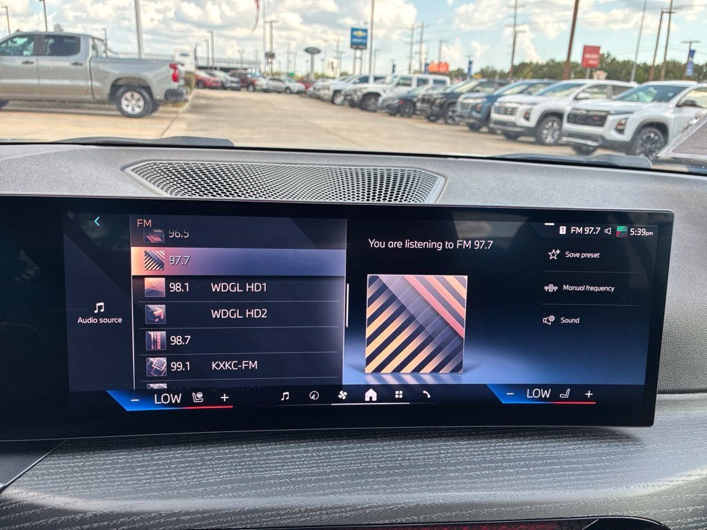 2025 BMW 3 Series 330i