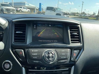 2020 Nissan Pathfinder SV