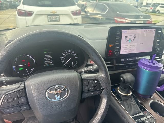 2022 Toyota Sienna LE
