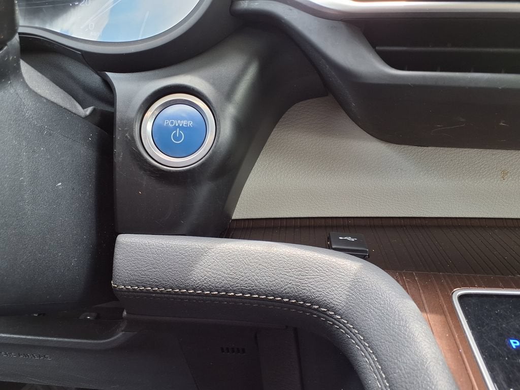 2022 Toyota Sienna LE