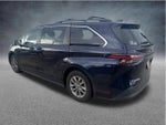 2022 Toyota Sienna LE