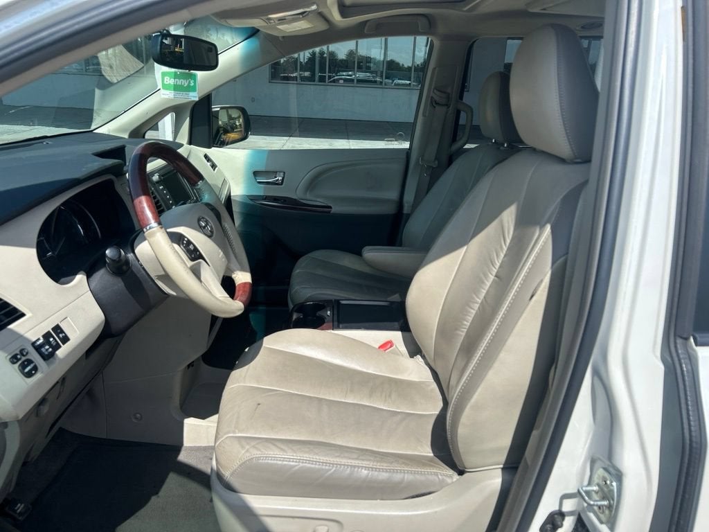 2011 Toyota Sienna XLE AAS