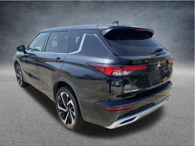 2023 Mitsubishi Outlander SE