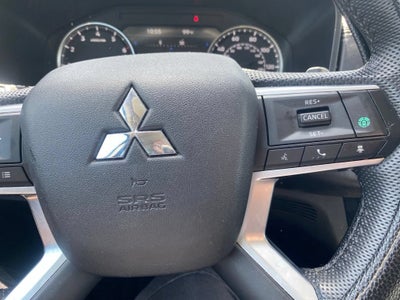 2023 Mitsubishi Outlander SE
