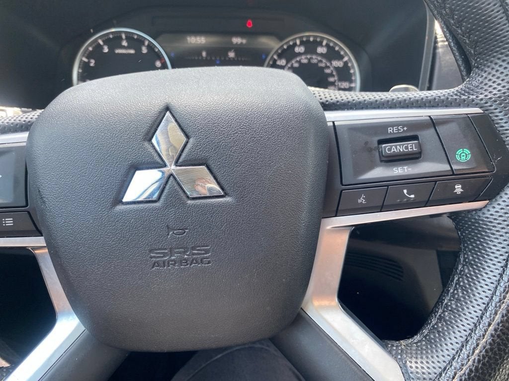2023 Mitsubishi Outlander SE
