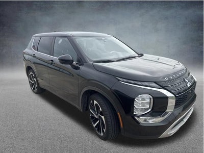2023 Mitsubishi Outlander SE
