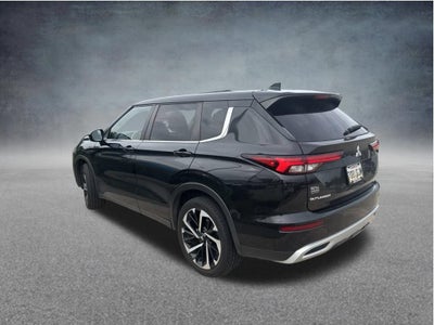 2023 Mitsubishi Outlander SE