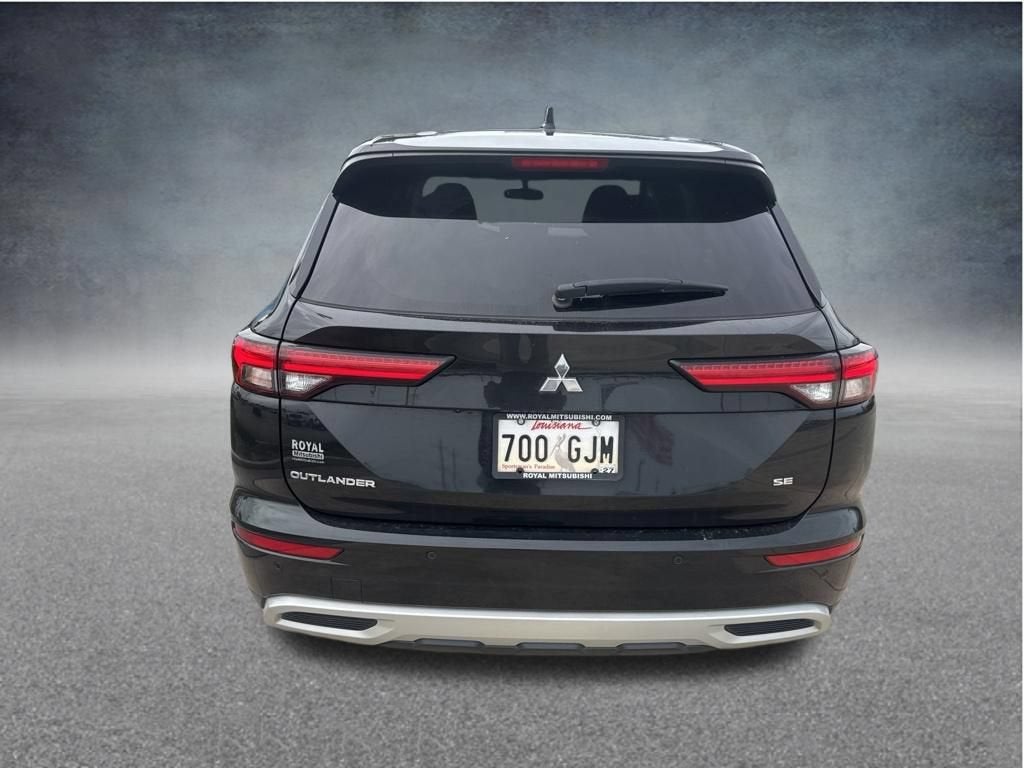 2023 Mitsubishi Outlander SE