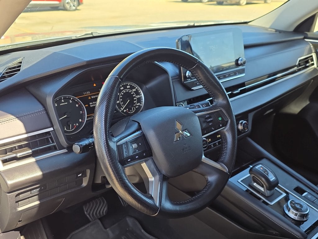 2024 Mitsubishi Outlander SE
