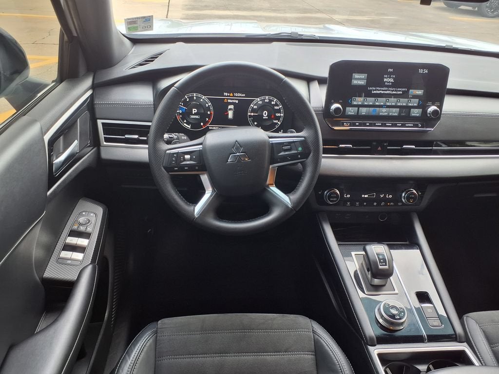 2023 Mitsubishi Outlander SE