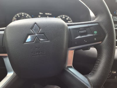 2023 Mitsubishi Outlander SE
