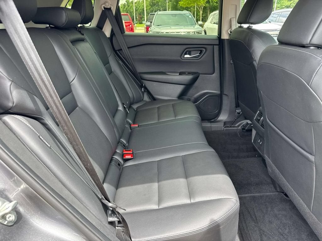 2025 Nissan Rogue SL