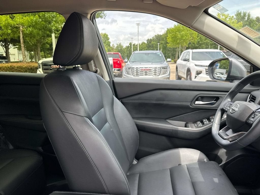 2025 Nissan Rogue SL
