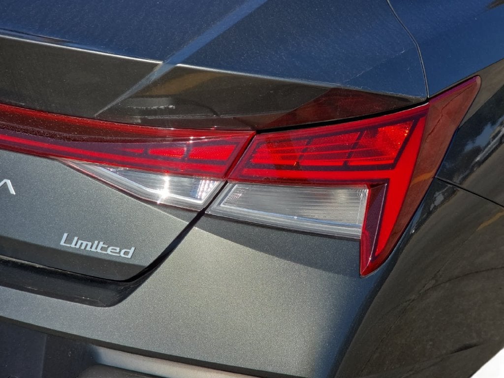 2024 Hyundai Elantra Limited