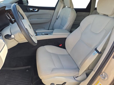 2025 Volvo XC60 Plus