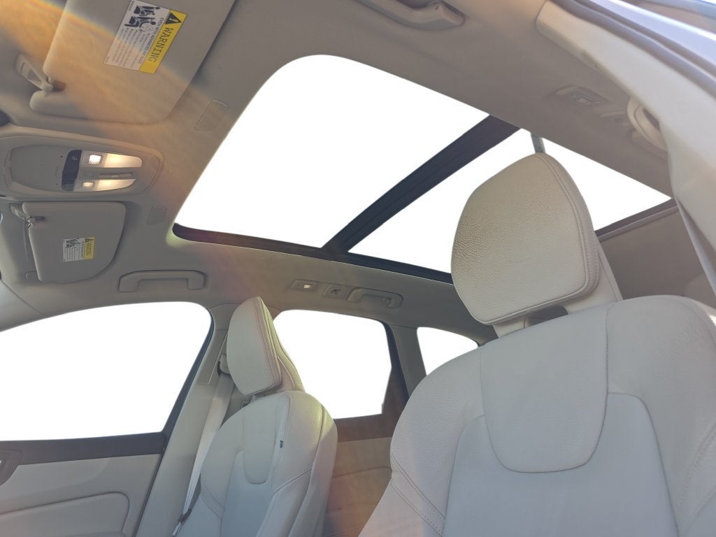 2025 Volvo XC60 Plus