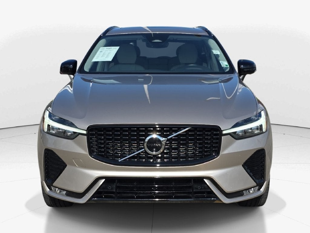 2025 Volvo XC60 Plus