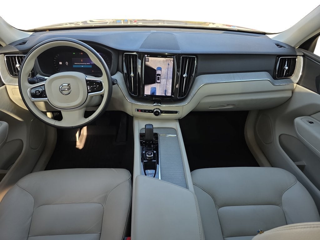 2025 Volvo XC60 Plus
