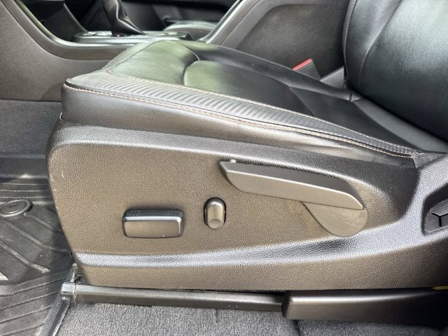 2022 GMC Canyon 4WD AT4 w/Leather