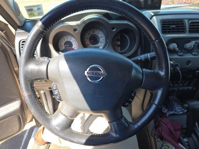 2004 Nissan Frontier 2WD LE