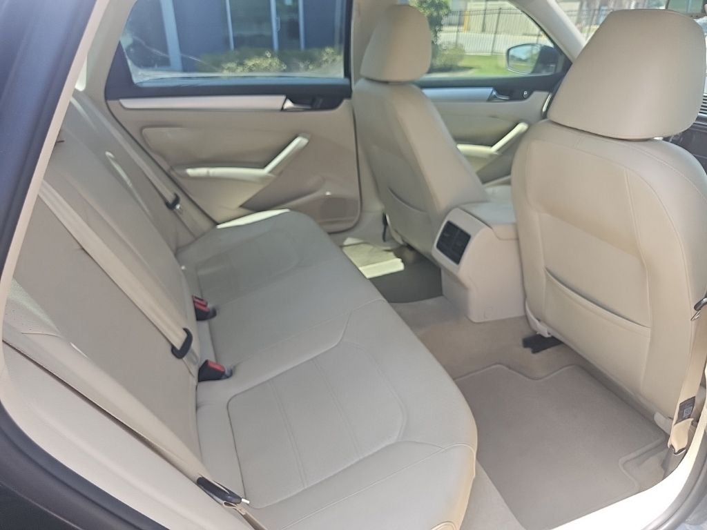 2013 Volkswagen Passat 2.5 SE