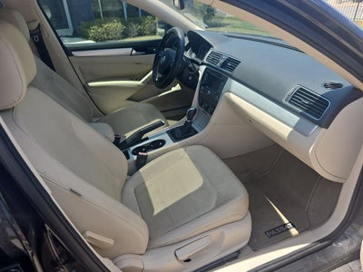 2013 Volkswagen Passat 2.5 SE