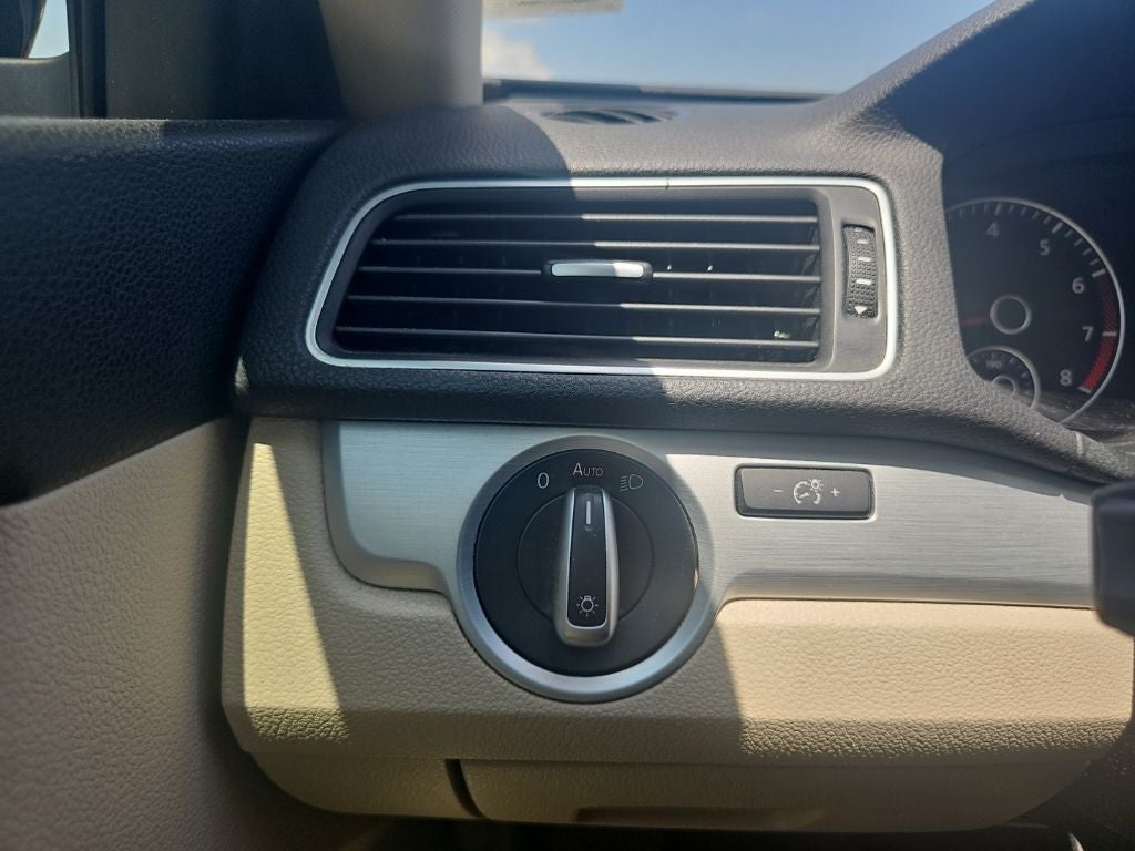 2013 Volkswagen Passat 2.5 SE