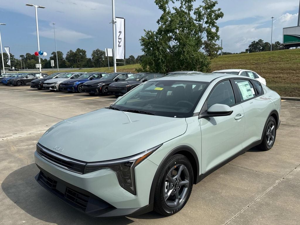 2026 Kia K4 LXS