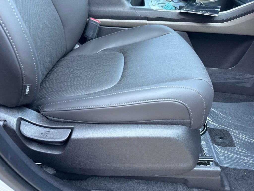 2027 Kia Carnival MPV LXS
