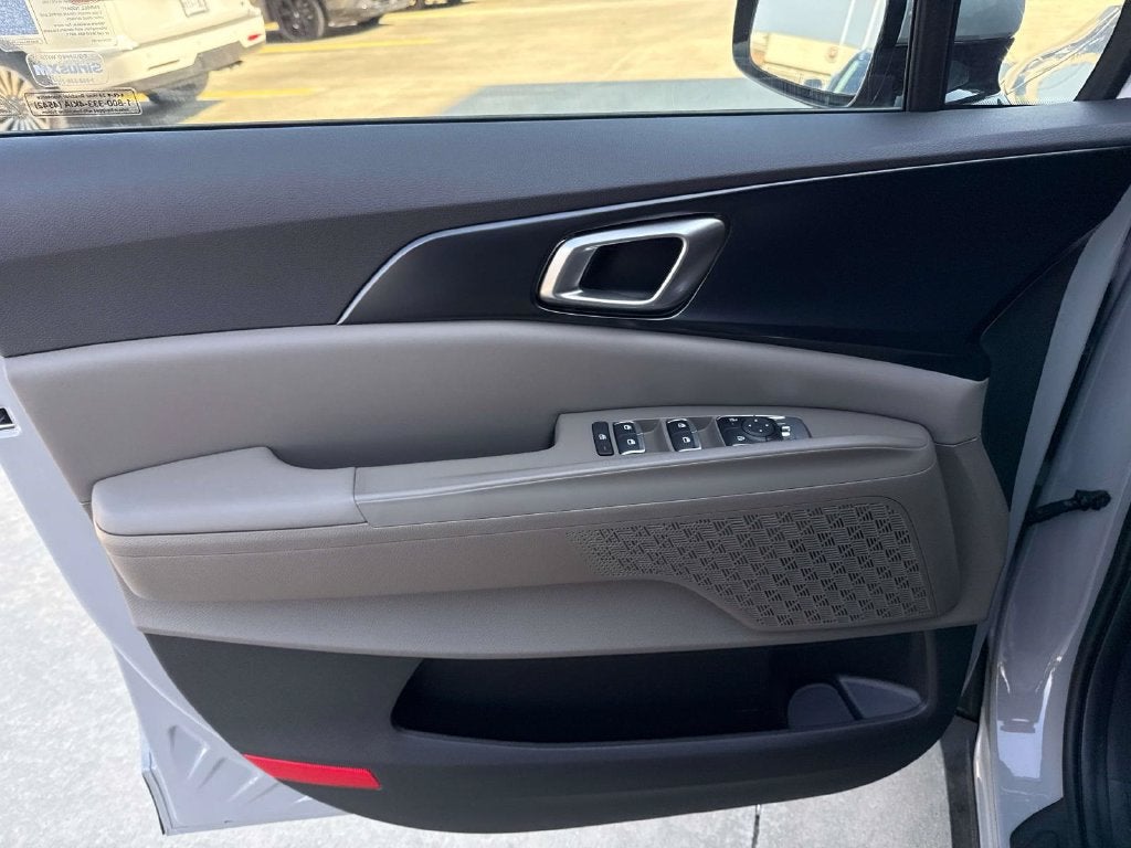 2027 Kia Carnival MPV LXS