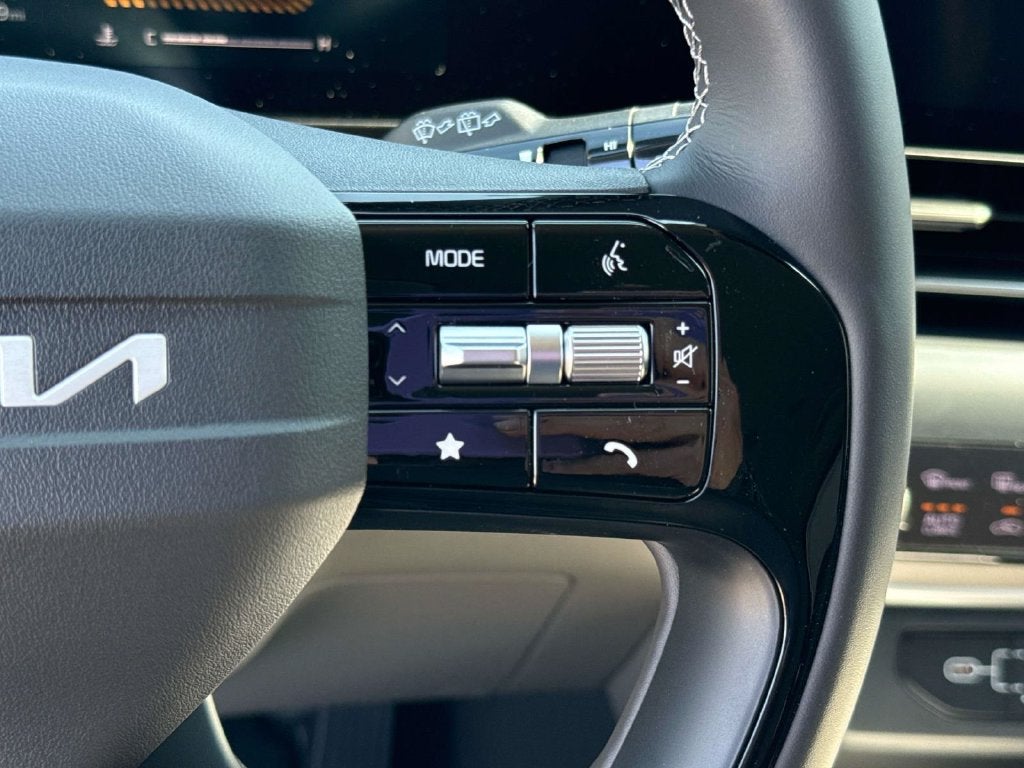 2027 Kia Carnival MPV LXS