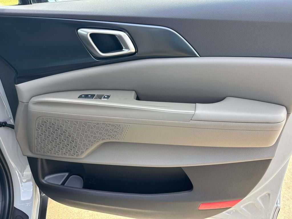 2027 Kia Carnival MPV LXS
