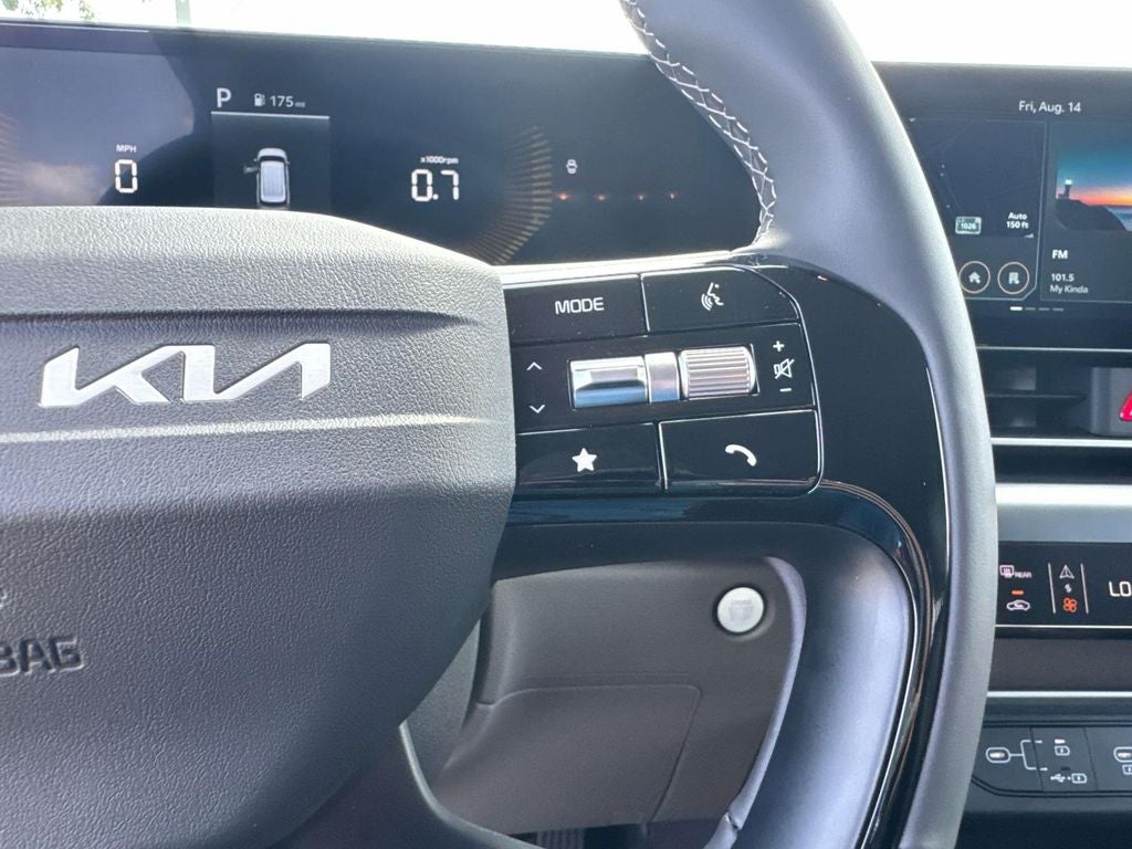 2027 Kia Carnival MPV LXS