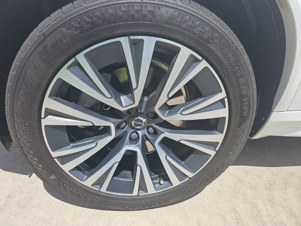 2020 Volvo XC90 T6 Momentum