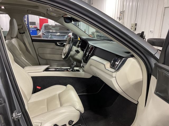 2021 Volvo XC60 T6 Inscription