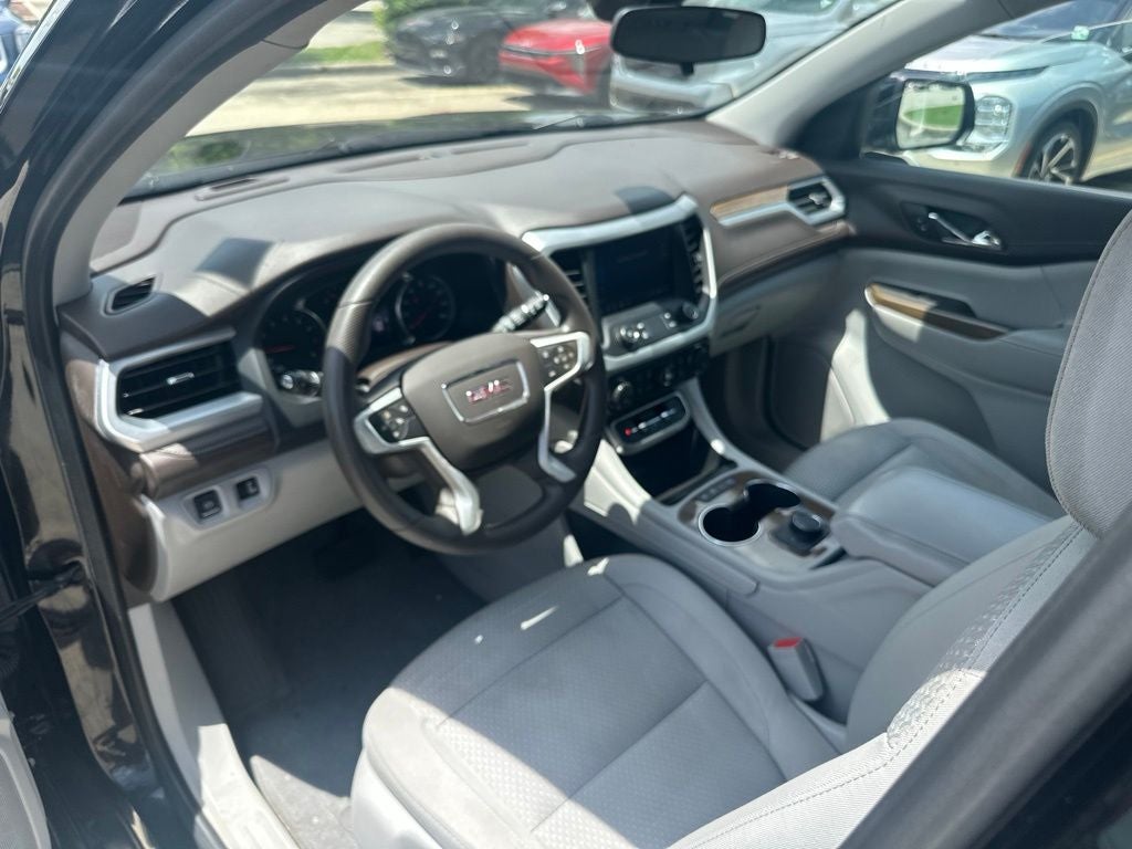 2022 GMC Acadia SLE