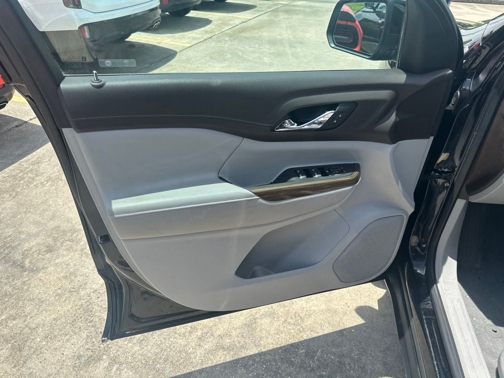 2022 GMC Acadia SLE