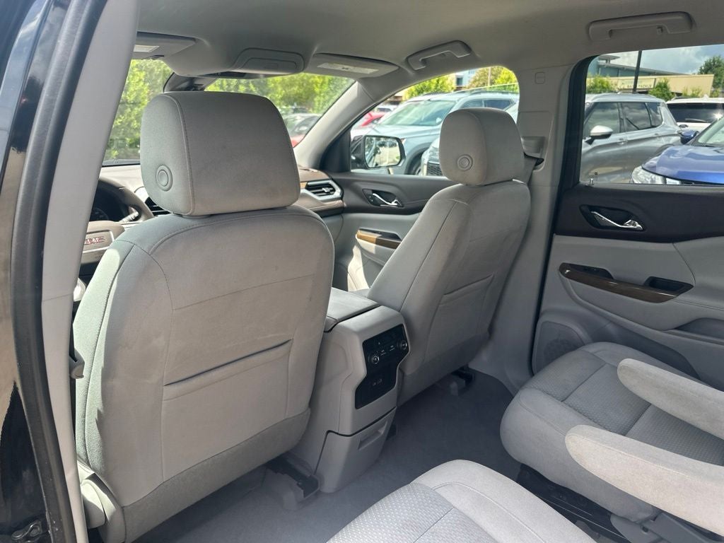2022 GMC Acadia SLE