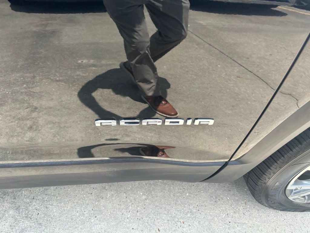 2022 GMC Acadia SLE