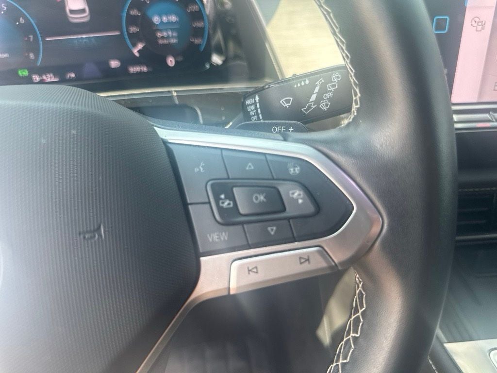 2025 Volkswagen Atlas Cross Sport 2.0T SE w/Technology