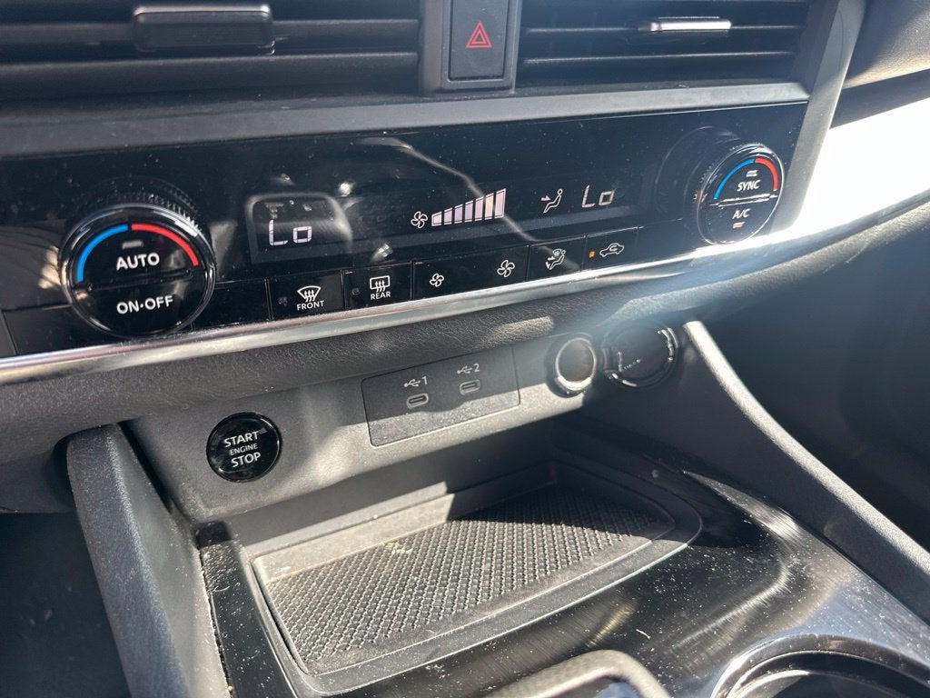 2025 Nissan Rogue SV