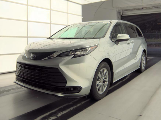 2021 Toyota Sienna LE 8 Passenger
