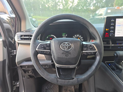2021 Toyota Sienna LE 8 Passenger