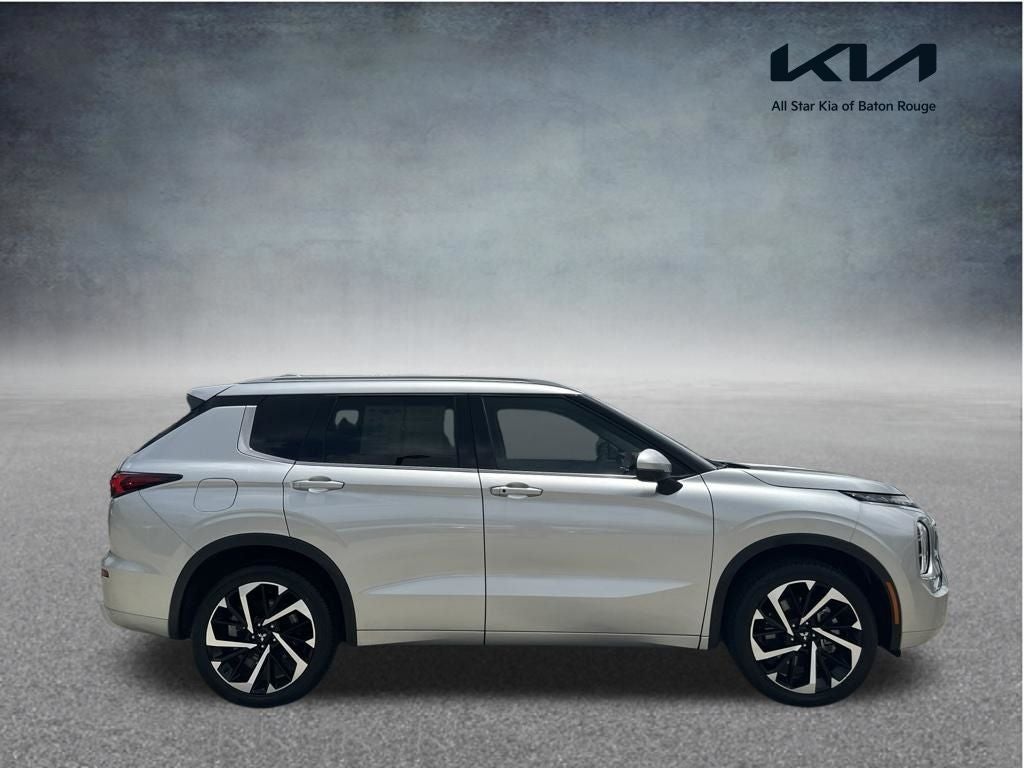 2024 Mitsubishi Outlander SEL 2WD's photo